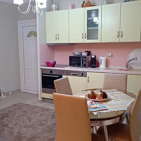 Maja House 1 * خْريسيا أموذيا